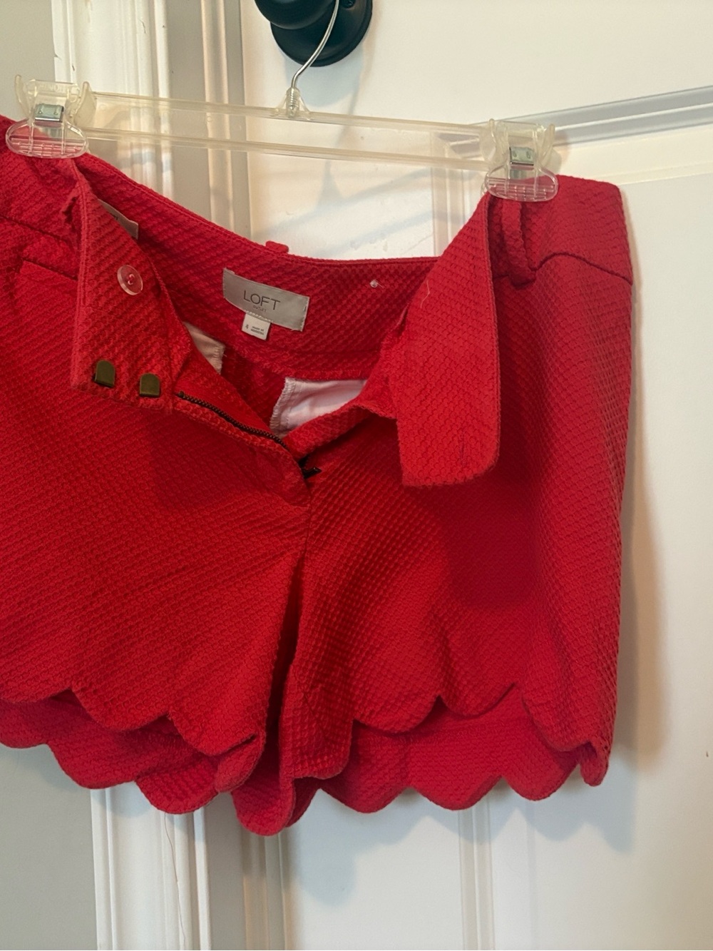 LOFT Women’s Dark Coral Scalloped Shorts